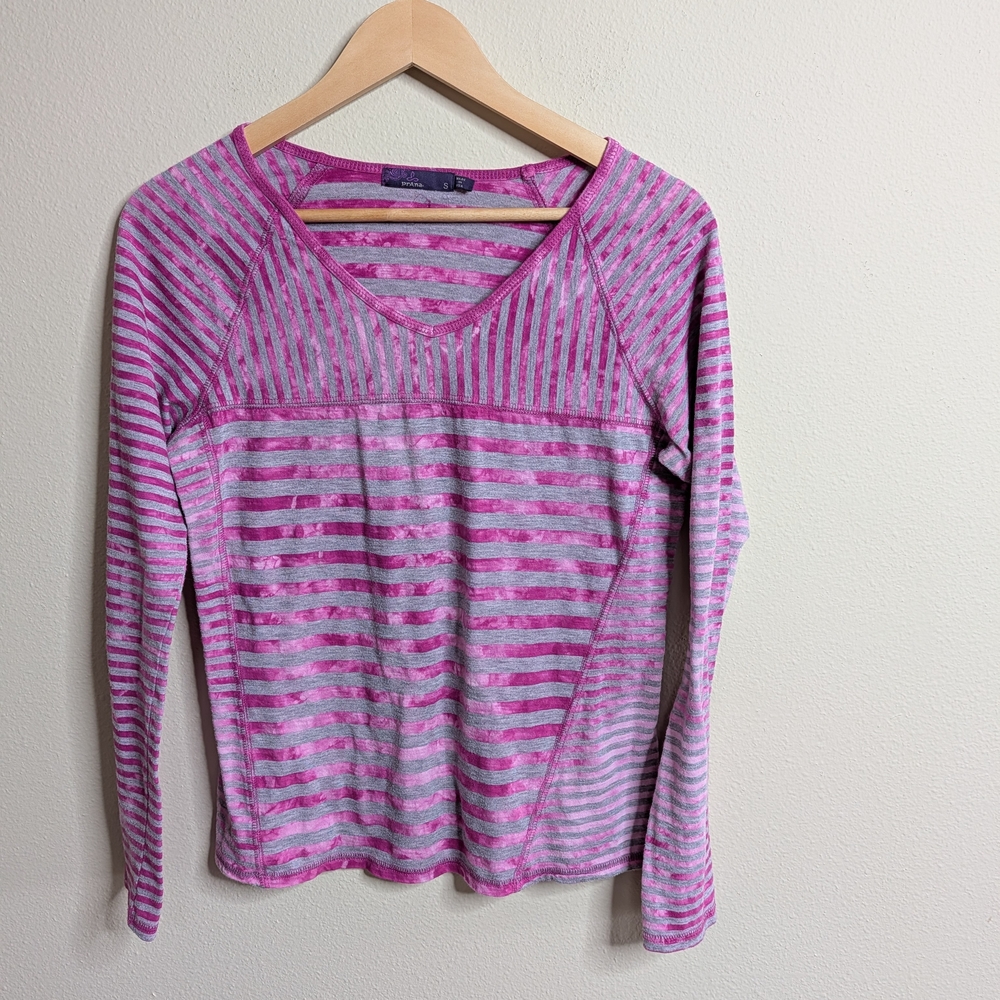 prAna Long Sleeve Top Womens Small Pink Gray Striped V Neck Yoga